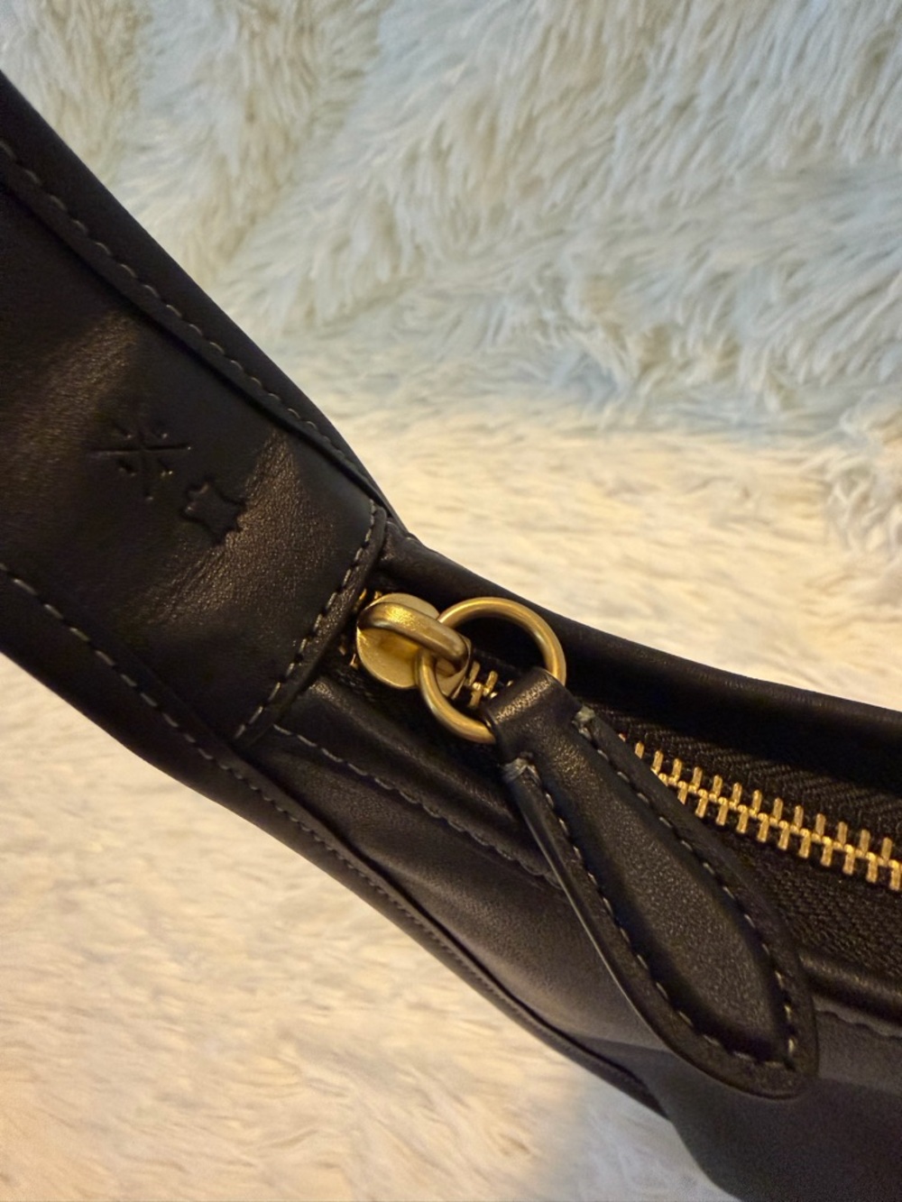 Coach Curve Zip Black Leather Hobo Shoulder Bag - Picture 8 of 16